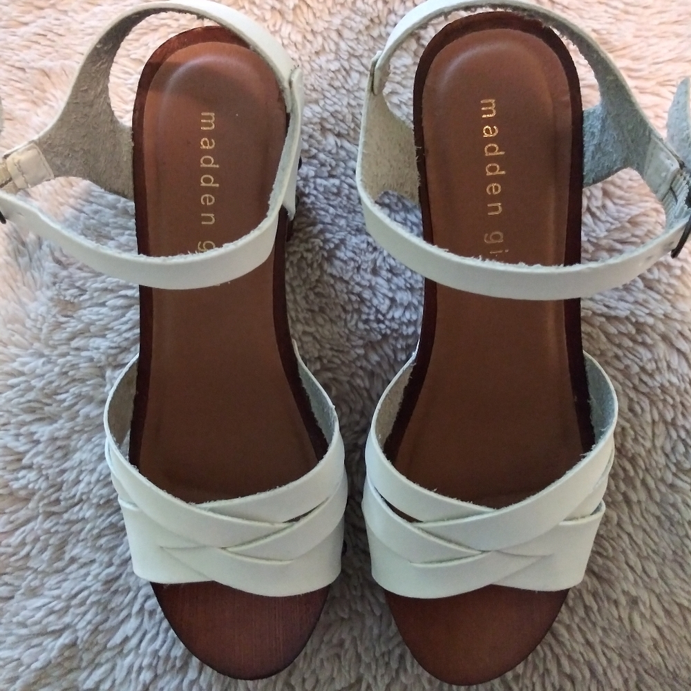 🆕White sandals